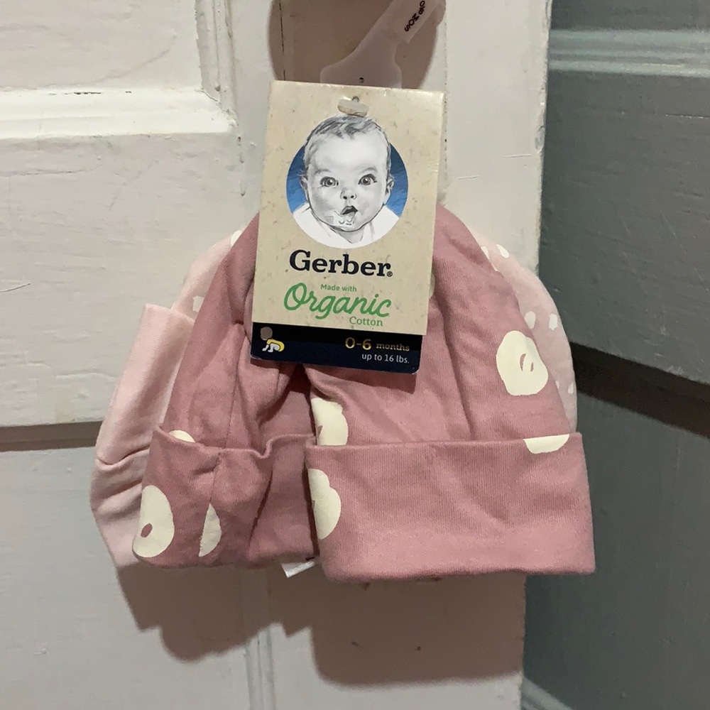 baby hat and mittens